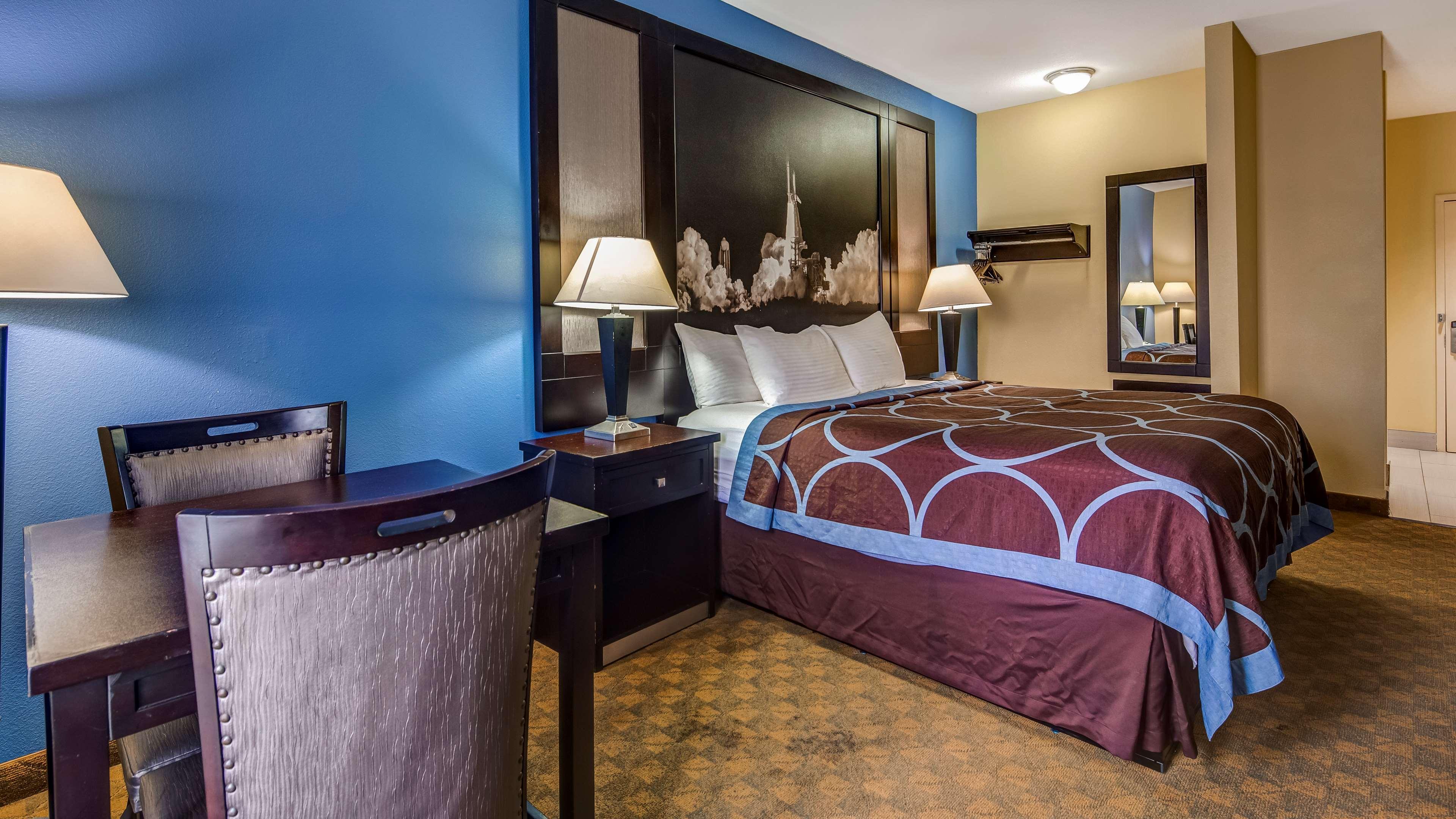 Surestay Plus Hotel By Best Western Alvin Bagian luar foto